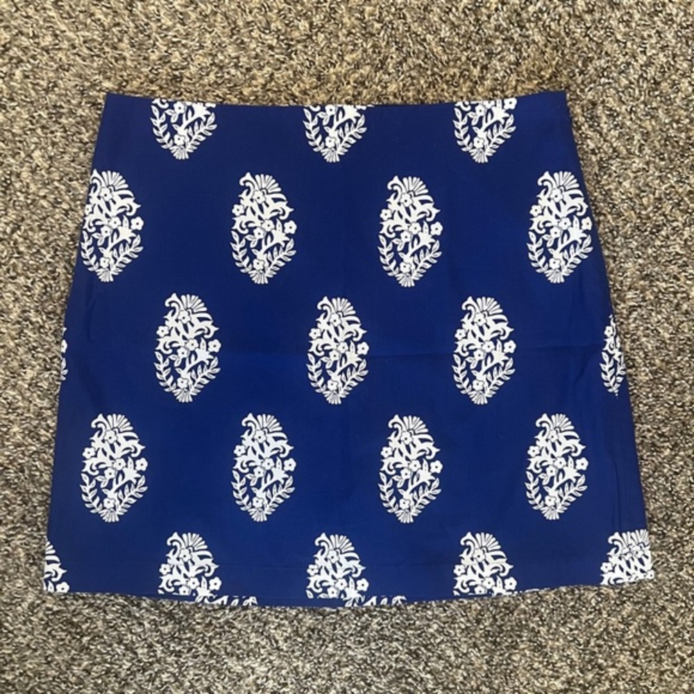 Vineyard Vines Navy and White Pineapple 🍍 Skirt Size 2